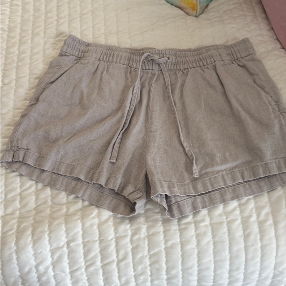 H&M Light Gray Shorts